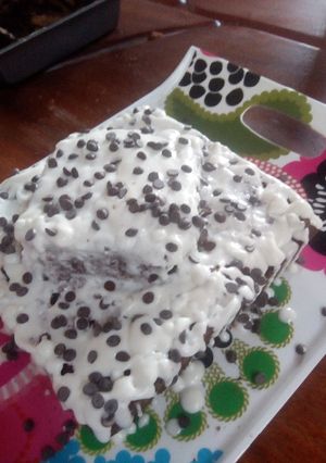 A picture of Chocolate chip marble cake.