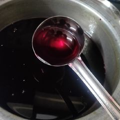 A picture of Rooh afza.
