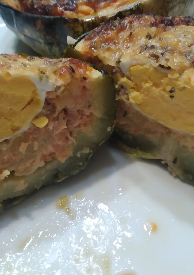 Una foto de Calabacín bolita relleno de atún al microondas