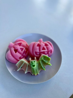 Una foto de Gelatinas de Halloween de fresa con frambuesas