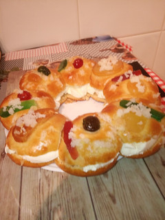 Una foto de Roscón de Reyes tradicional en MC