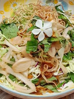 Hình của món Gỏi bắp chuối trộn.