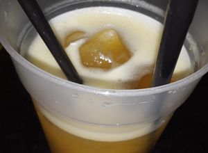 Una foto de Licuado de duraznos y sidra