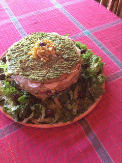 Una foto de Torta de panqueques salada