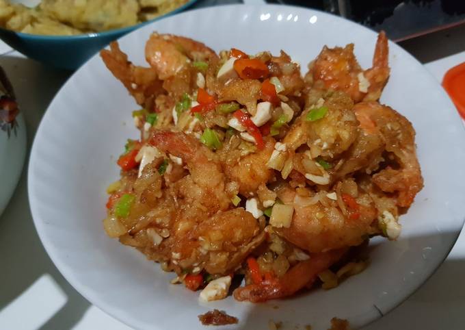 Udang Saos Telur Asin Pedas