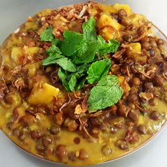 A picture of Chana Aloo.