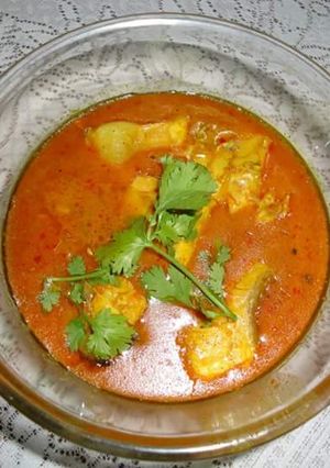A picture of Maachhi jhol.