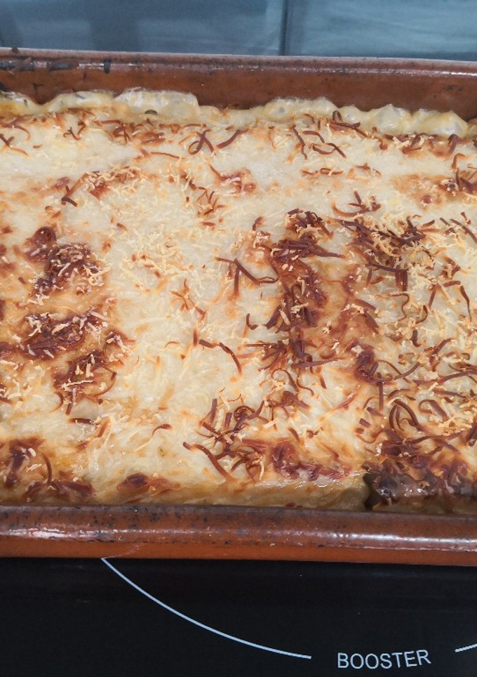 Una foto de Canelones de pescado con bechamel de gambas