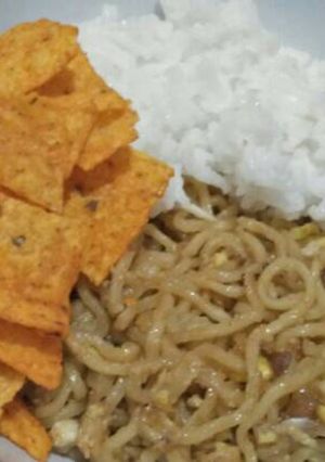 Foto resep Mie goreng nasi tortilla chips