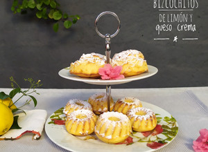 Una foto de Bizcochitos de limón y queso crema