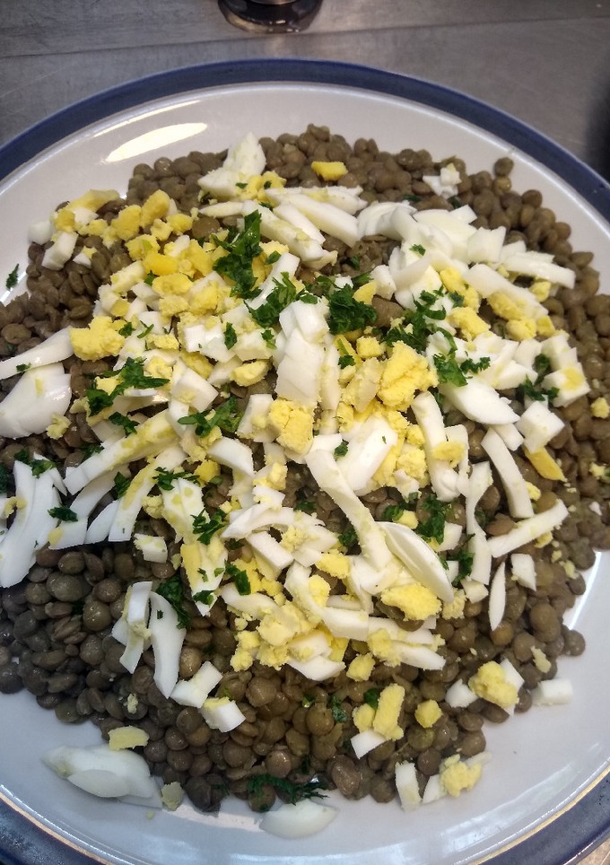 Una foto de Lentejas frías en ensalada