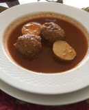 Albóndigas en salsa de jitomate con chipotle