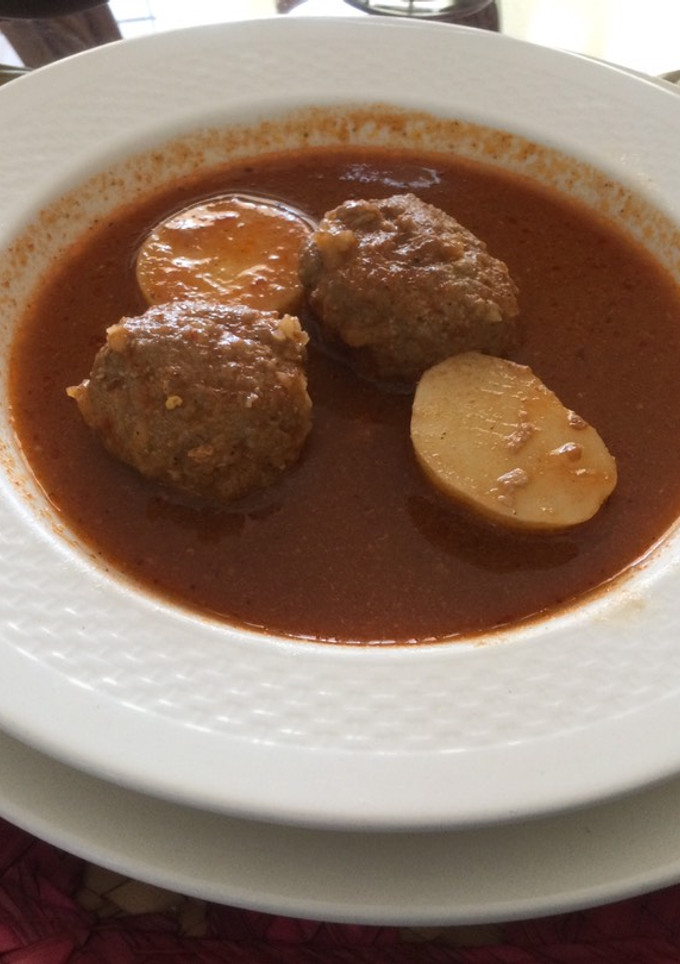 Una foto de Albóndigas en salsa de jitomate con chipotle