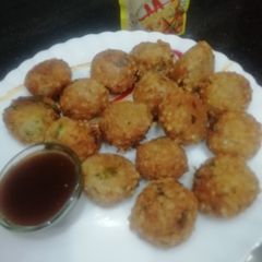 Sabudana Balls A picture of Sabudana Balls.