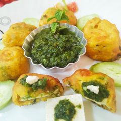 A picture of Paneer pakode.