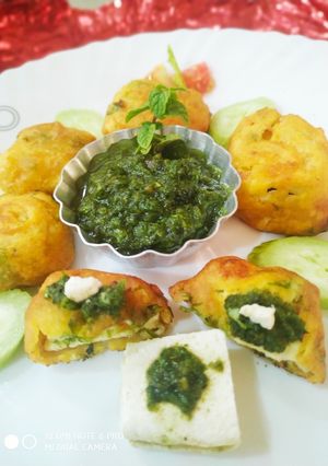 A picture of Paneer pakode.