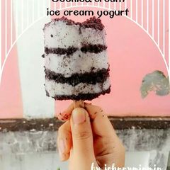 A picture of Oreo ice-cream yogurt.