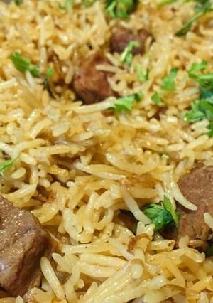 A picture of Beef yakhni pulao.