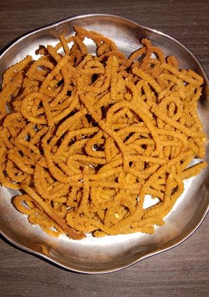 રાજગરા ની આલુ સેવ (Rajgira Aloo Sev Recipe In Gujarati) રેસીપી મુખ્ય ફોટો