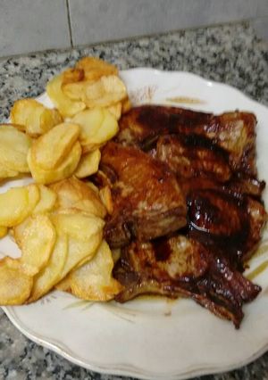 Una foto de Chuletitas de cerdo con caramelo faciles y deliciosas