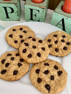 Una foto de Galletas de avena y mantequilla de maní con chips de choco