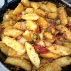 A picture of Rawa idli masala fry.