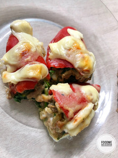 Una foto de 🌶Piquillos rellenos con carne y espinacas al microondas 🌶