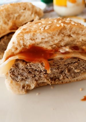 Zdjęcie przepisu Domowy cheeseburger.