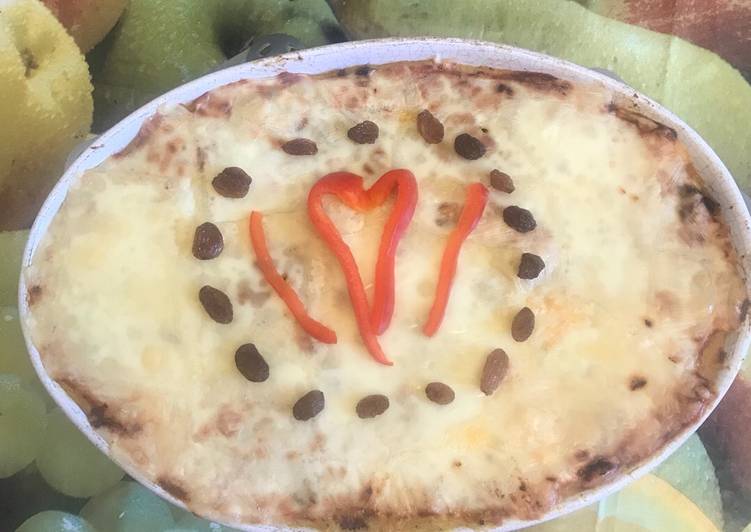 Pastelón de plátano amarillo y carne molida