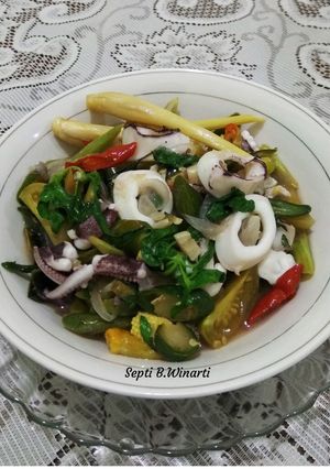 Foto resep Tumis cumi cabai hijau kemangi