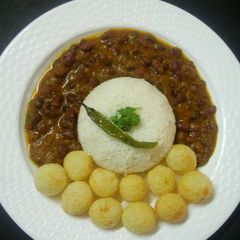 A picture of Rajma chawal.
