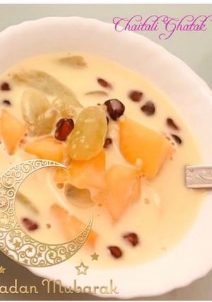 फ्रूट कस्टर्ड (Fruit custard recipe in hindi) रेसिपी मुख्य फोटो