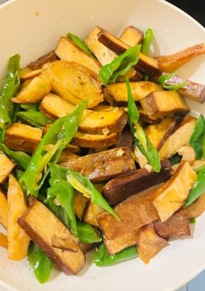 青龍椒豆乾麵腸 的食譜成品照片