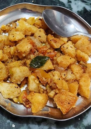 A picture of Fried idli.