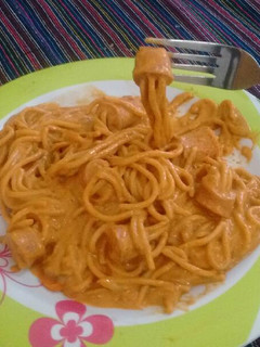 Una foto de Pasta al chipotle con salchichas😍😘😘👍👍💖