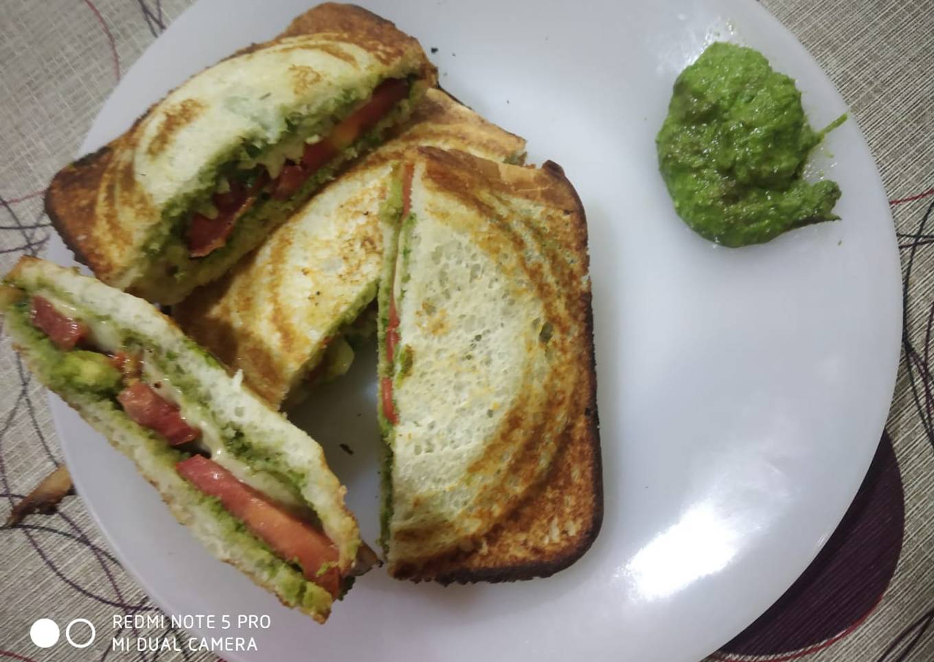 Pesto sandwich