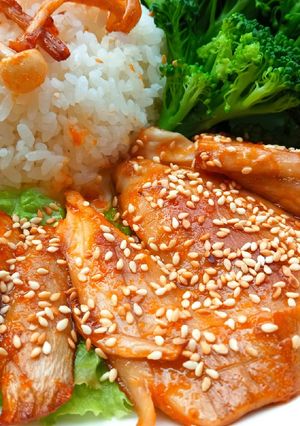 Hình của món Nấm đùi gà sốt bát vị.