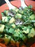 Ensalada de champiñones, aguacate y berros