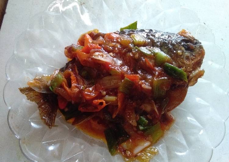 Resep Ikan bawel siram saus cabe yang Enak