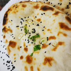 Garlic naan A picture of Garlic naan.