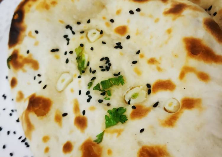 Garlic naan