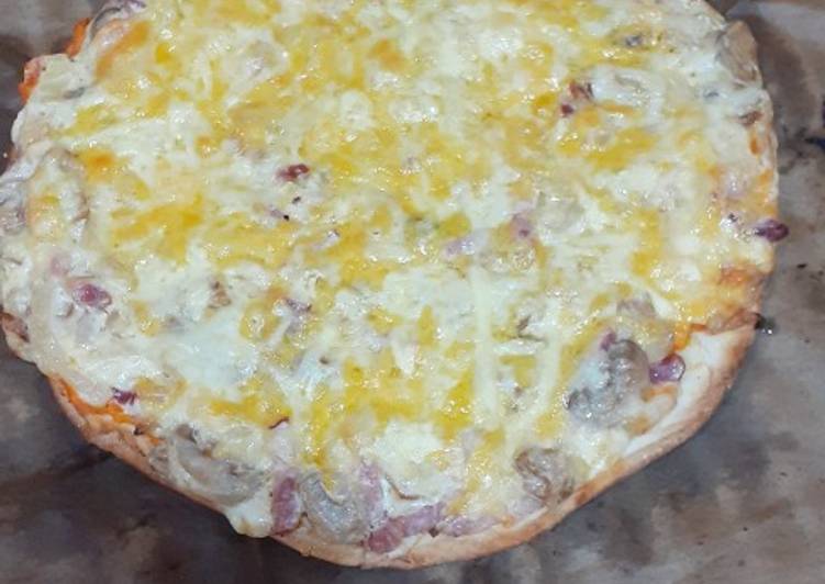 Pizza carbonara