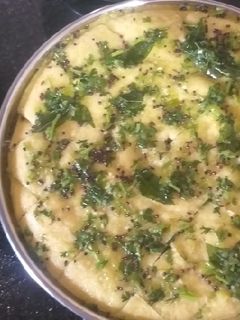 खमन ढोकला (Khaman Dhokla Recipe in Hindi) रेसिपी मुख्य फोटो