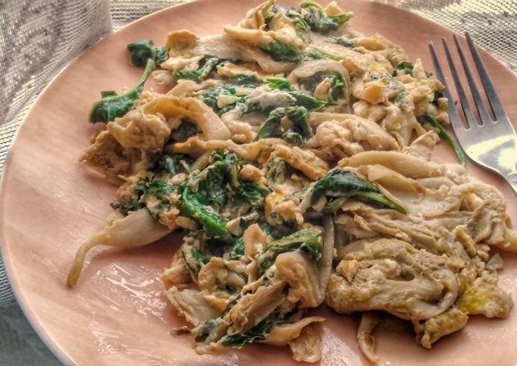 Recipe of Any-night-of-the-week Spinach Mushrooms and Eggs