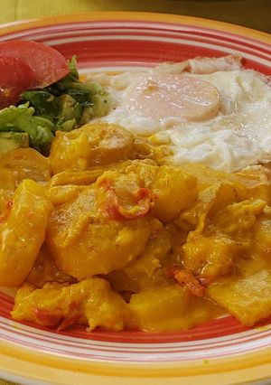 A picture of Curried Potatoes and Oranges.