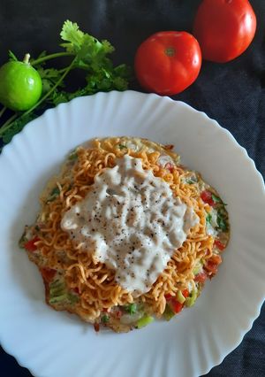 A picture of Cheesy Omelet Maggi.