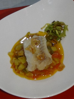 Una foto de Pisto con bacalao confitado