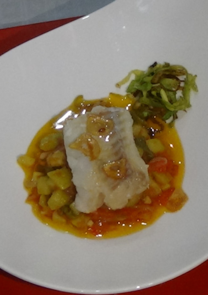 Una foto de Pisto con bacalao confitado