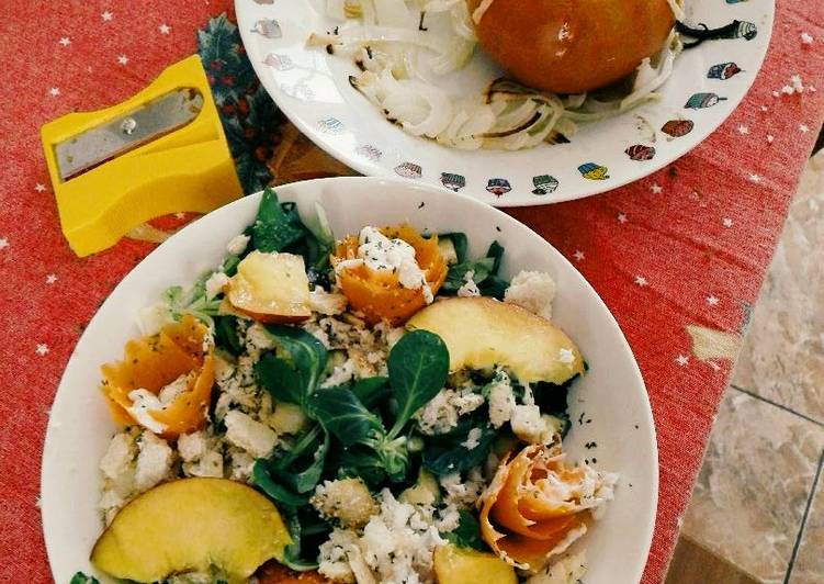 Ensalada César con canónigos, bacalao y picatostes de avena