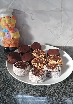 Una foto de Alfajores de salchichón 😎